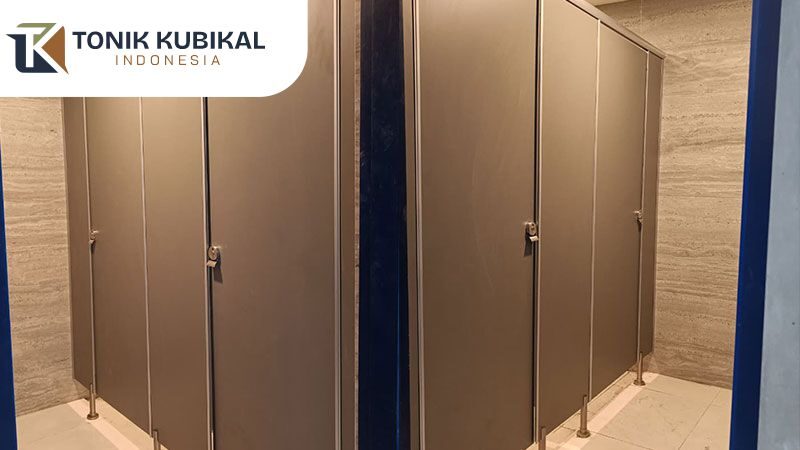 Pasang Kubikal Toilet Phenolic Board di Proyek Padel Pulomas mulai dari Rp 1.000.000