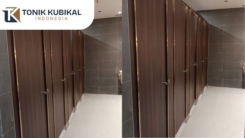 Pasang Kubikal Toilet Phenolic Board di Proyek Tunjungan Promenade Surabaya Revisi